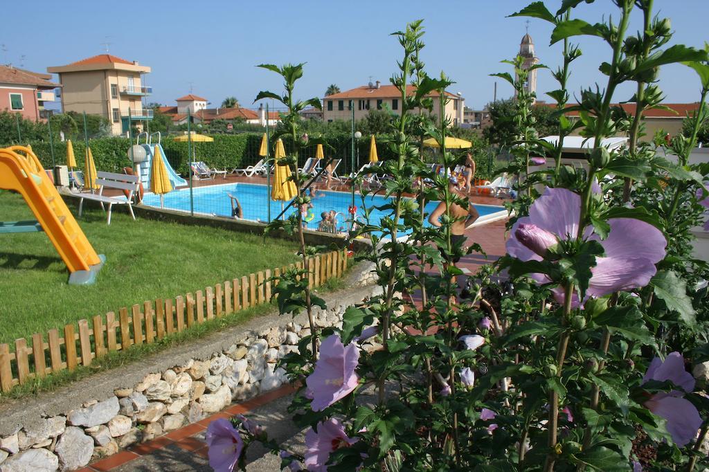 Residence Mizar Pietra Ligure Exterior foto